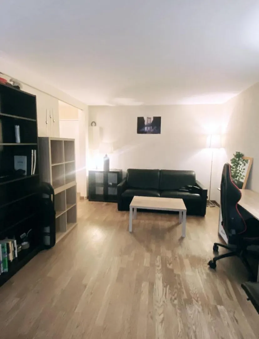 Exclusive Studio Glaciere location